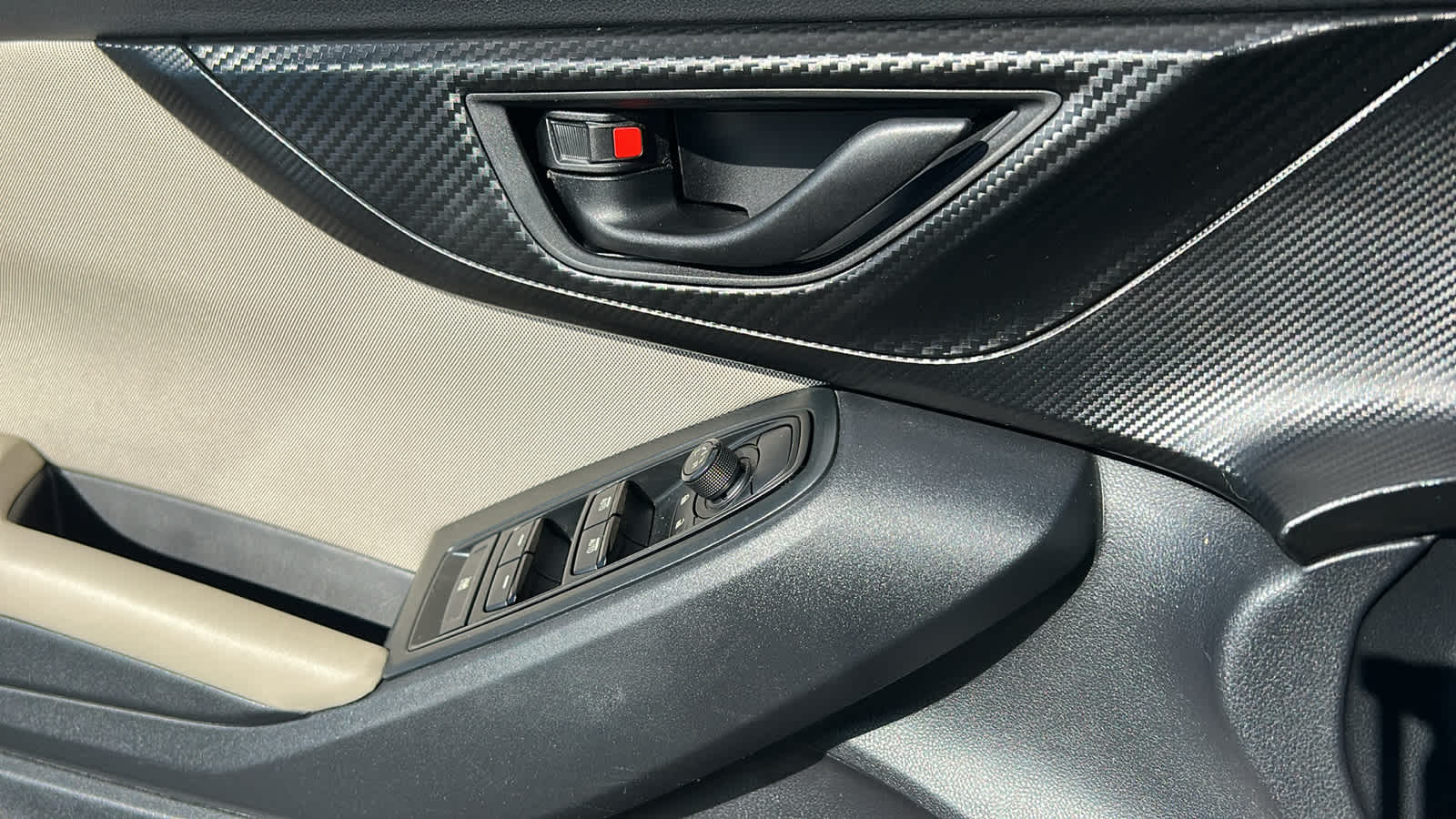 Vehicle image 23 of 30