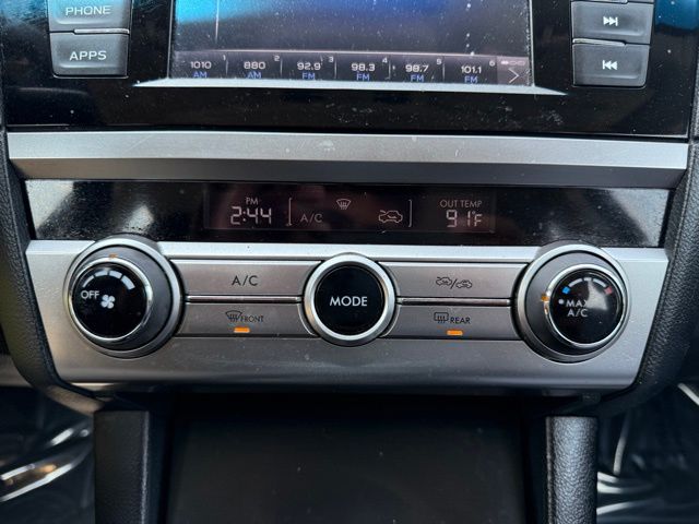 Vehicle image 27 of 36