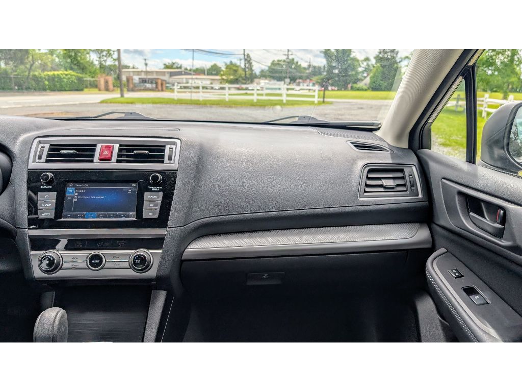 Vehicle image 25 of 26