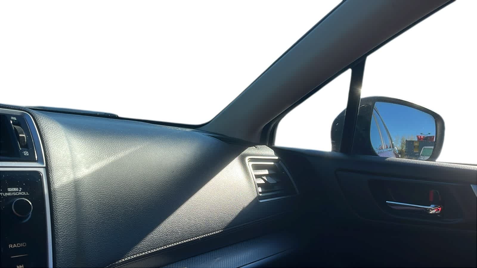 2018 Subaru Outback Premium Image 13 of 23