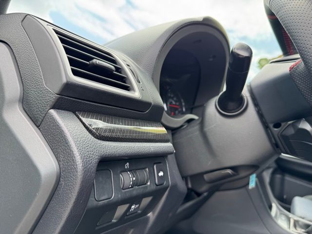 Vehicle image 23 of 42
