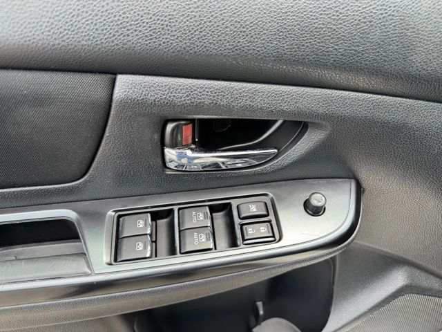 Vehicle image 21 of 42