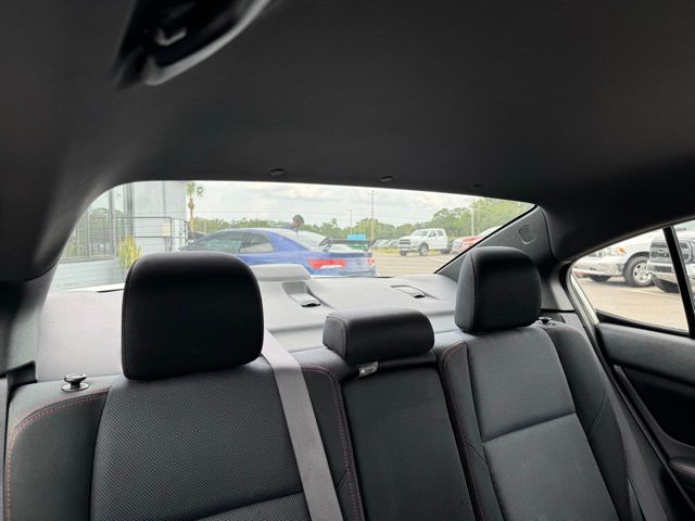 Vehicle image 40 of 42