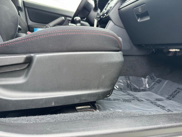 Vehicle image 39 of 42