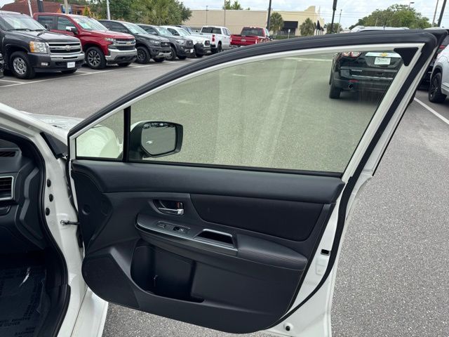 Vehicle image 37 of 42