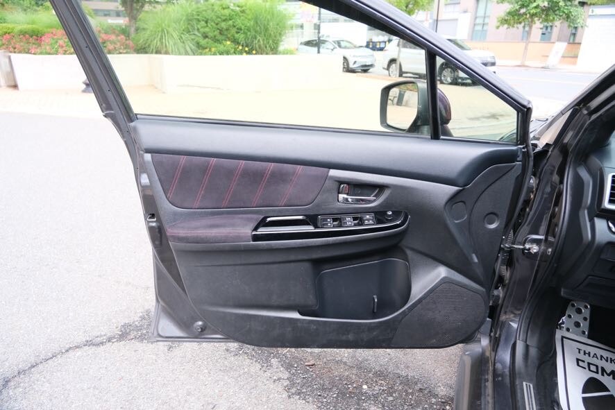 Vehicle image 17 of 41