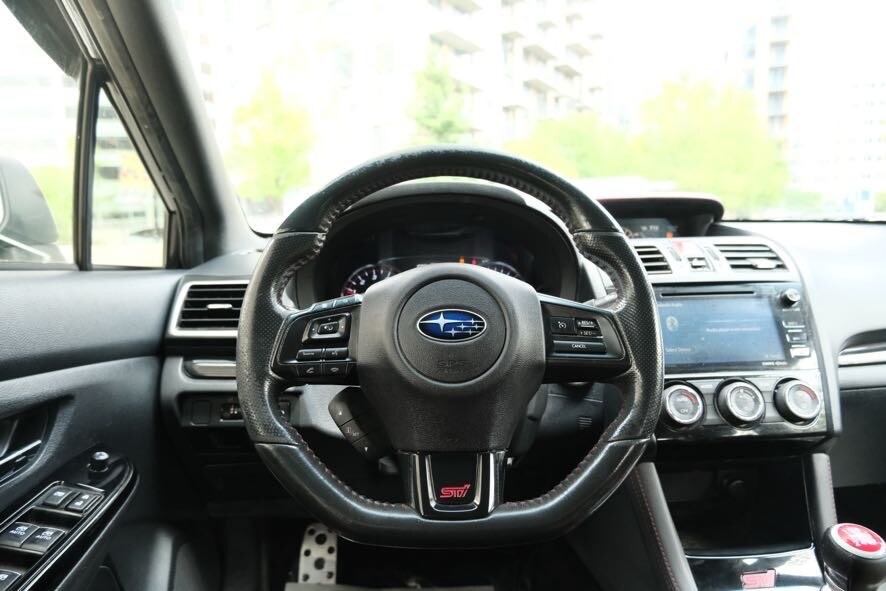 Vehicle image 31 of 41