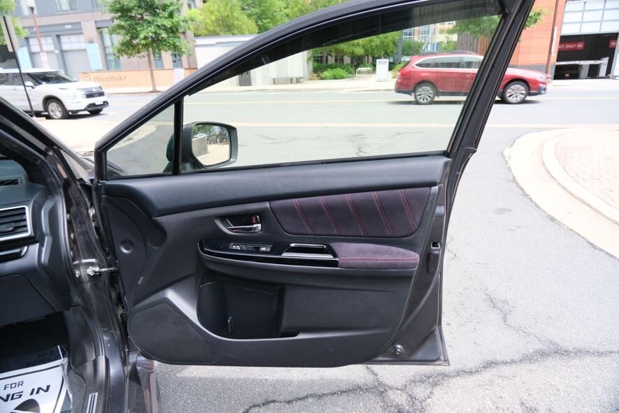 Vehicle image 34 of 41