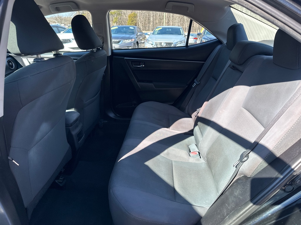 Vehicle image 14 of 34