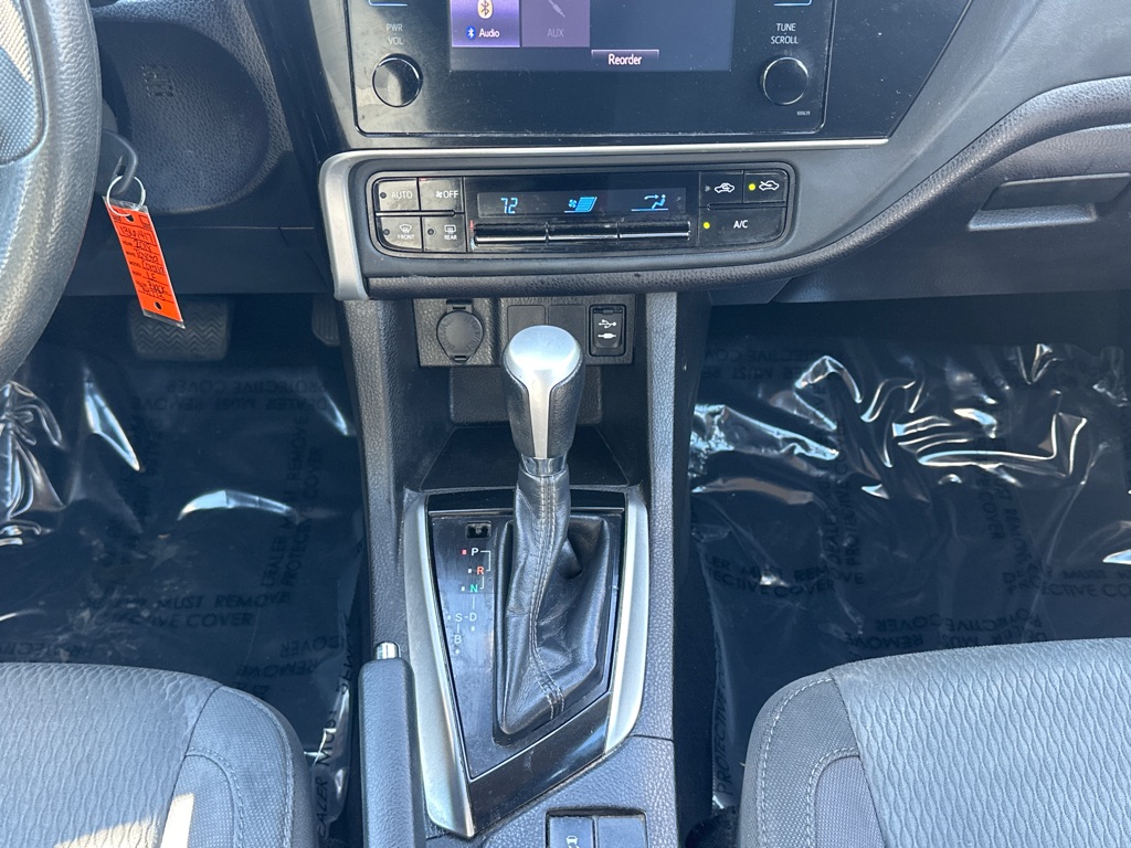 Vehicle image 26 of 34