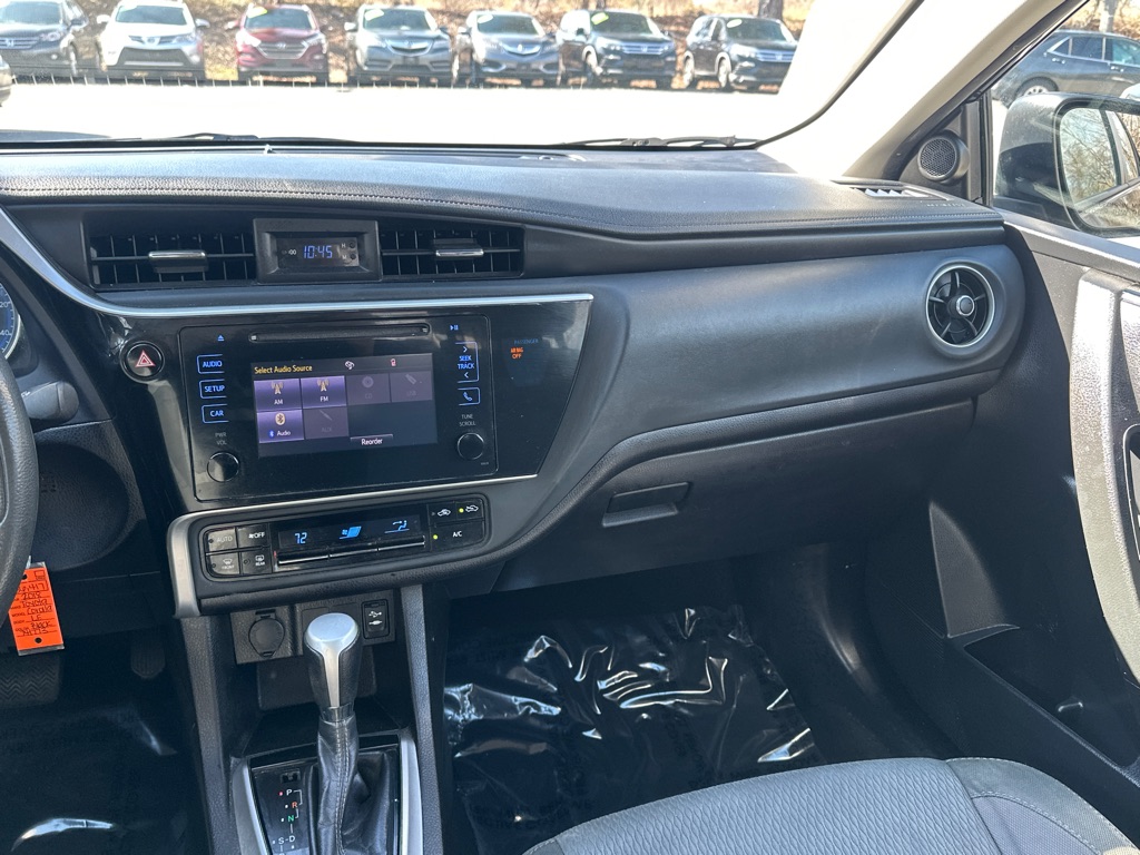 Vehicle image 28 of 34