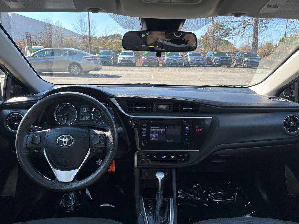 Vehicle image 20 of 34