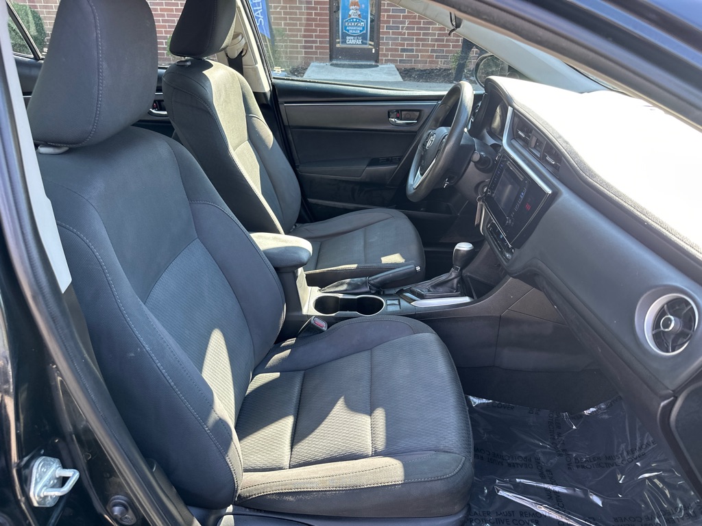 Vehicle image 18 of 34