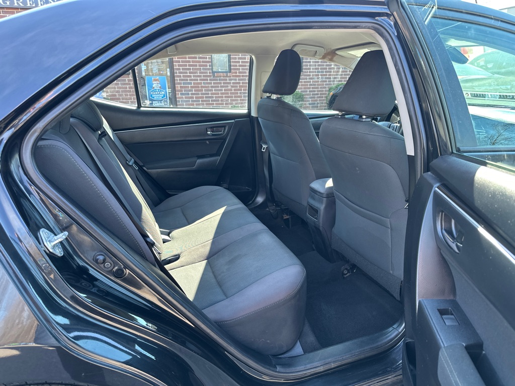 Vehicle image 16 of 34