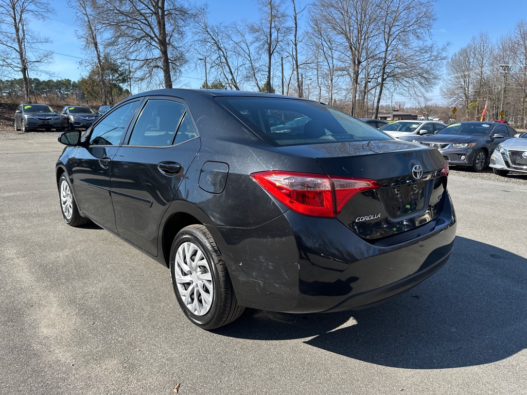 Vehicle image 8 of 34