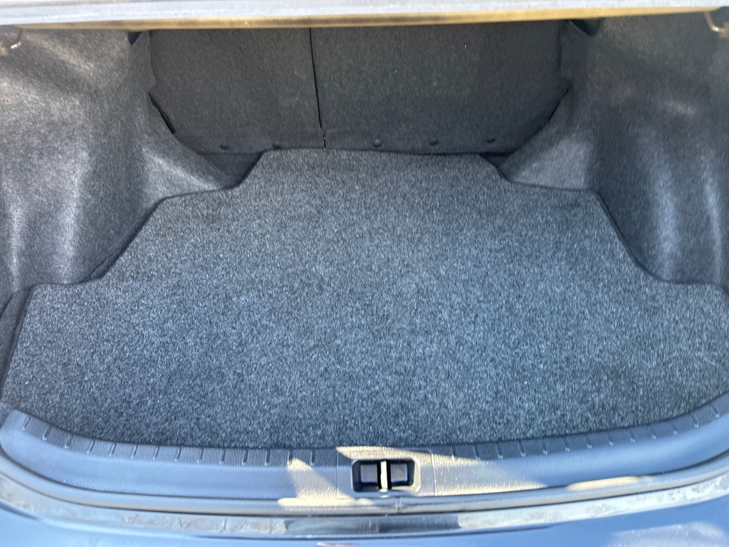 Vehicle image 31 of 34