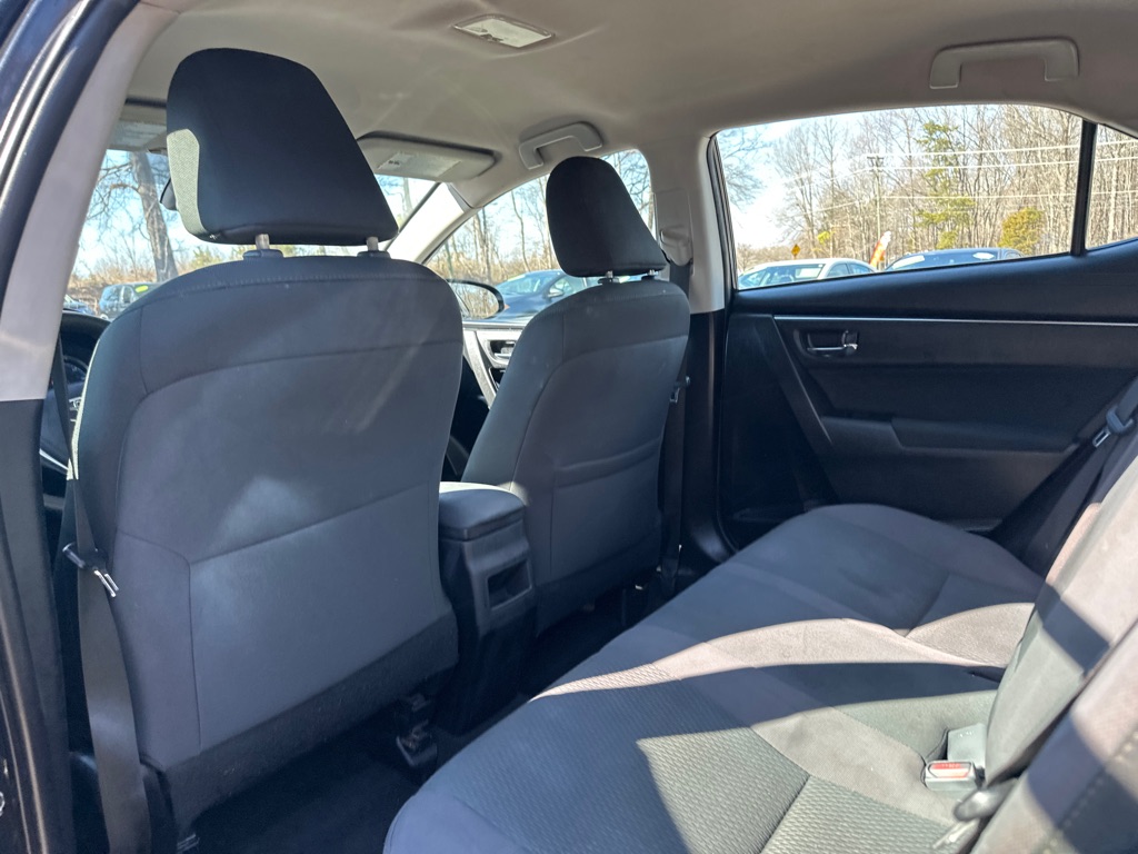 Vehicle image 15 of 34