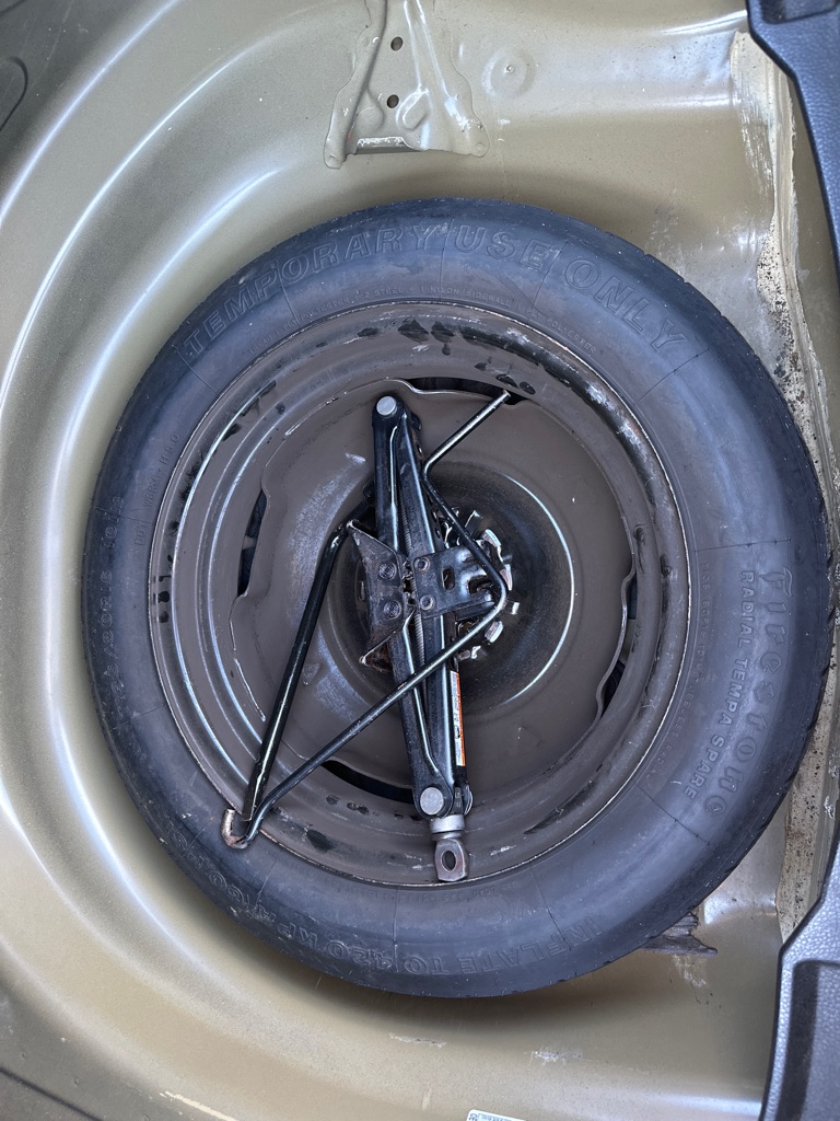 Vehicle image 32 of 34
