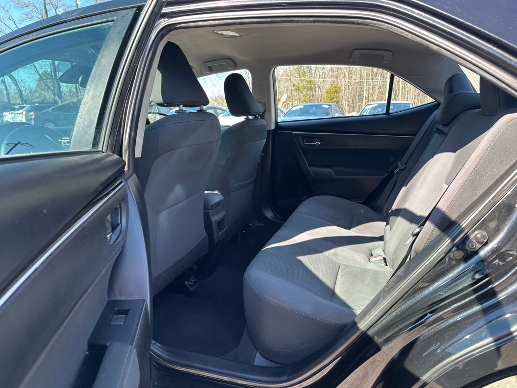 Vehicle image 13 of 34