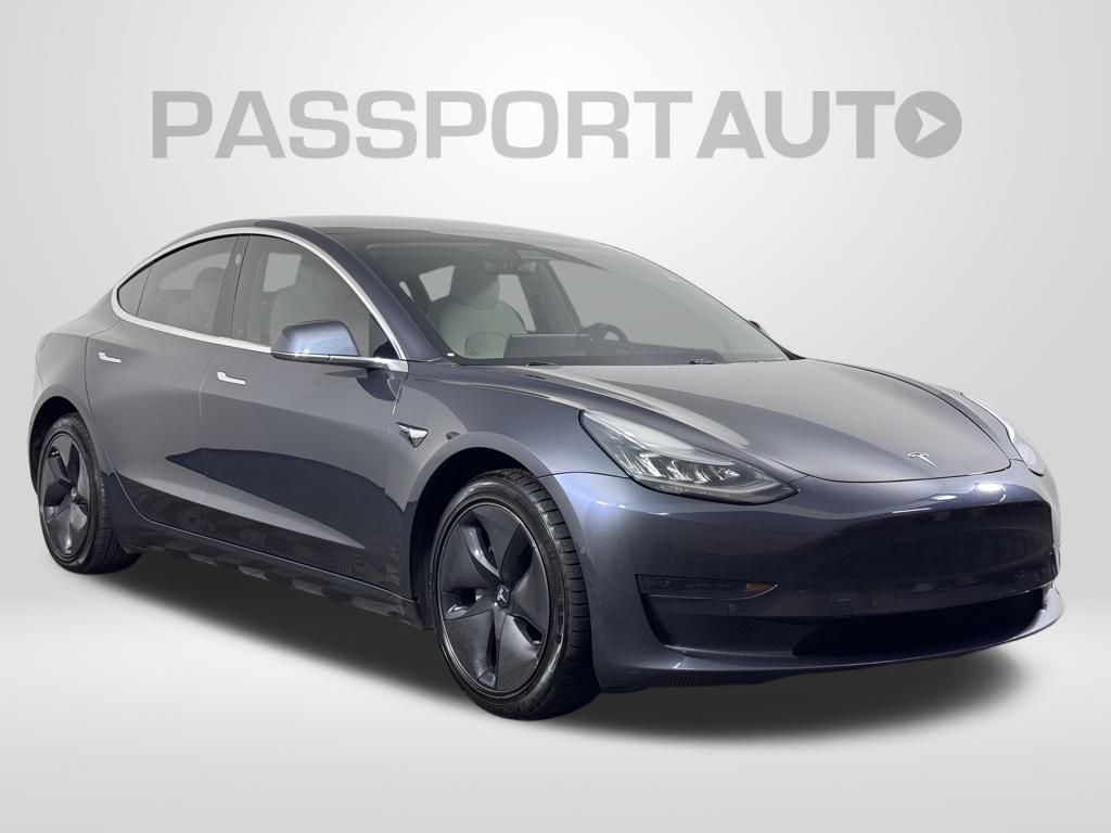 Vehicle image 3 of 31