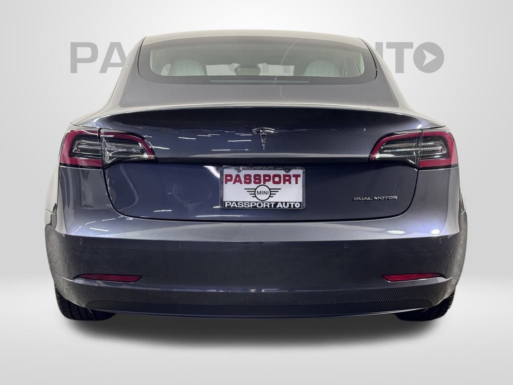 Vehicle image 6 of 31