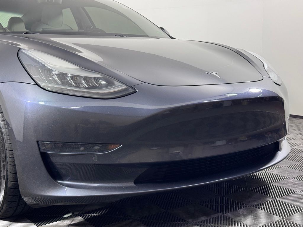 Vehicle image 7 of 31