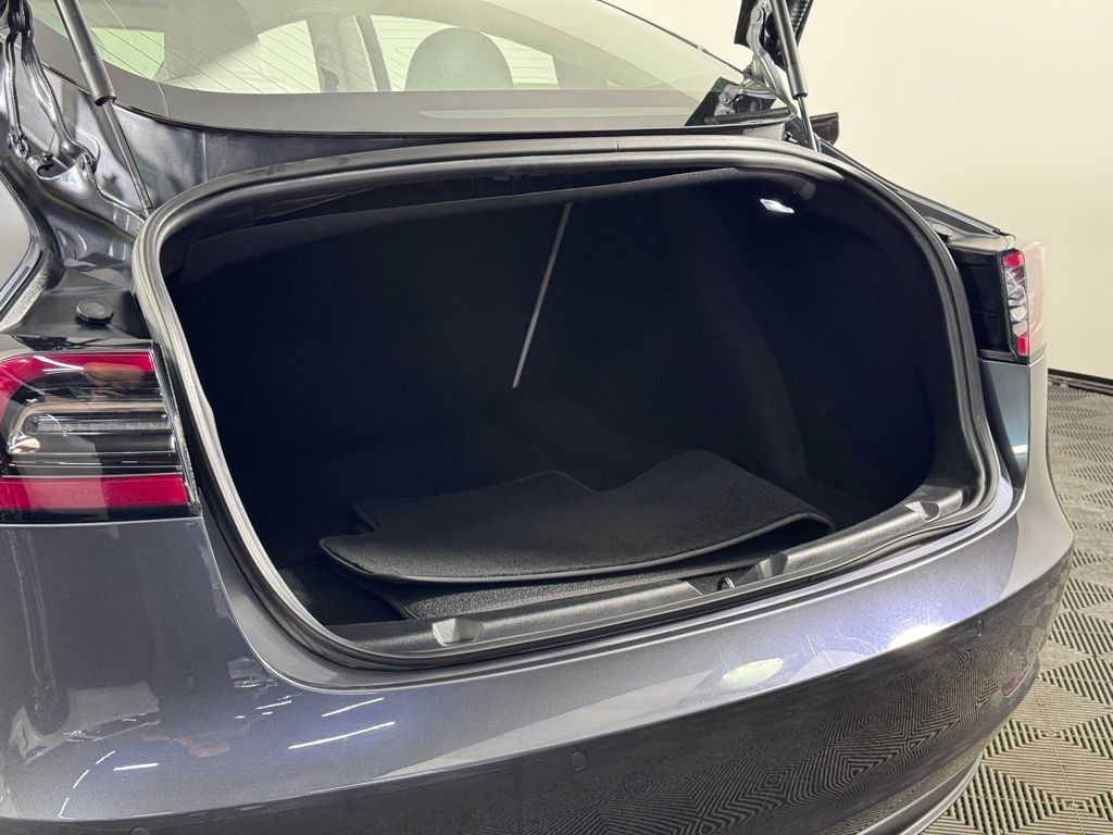 Vehicle image 29 of 31
