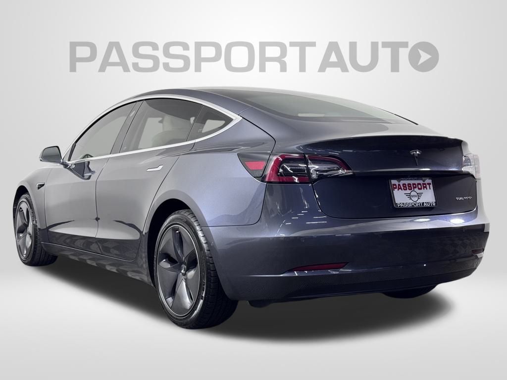 Vehicle image 5 of 31