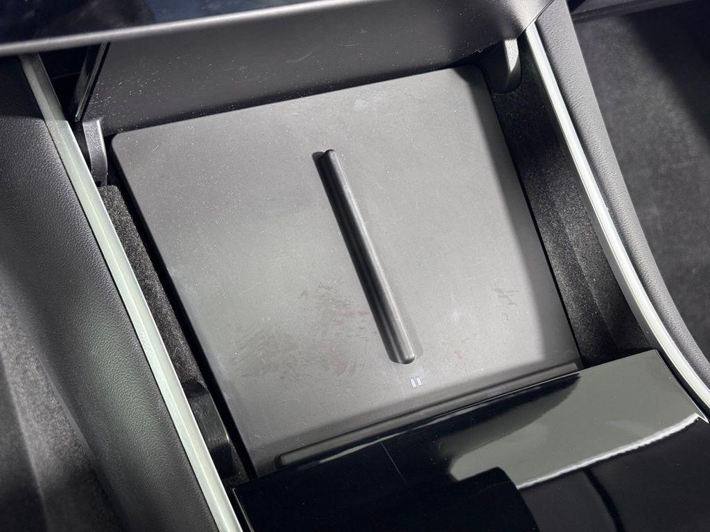 Vehicle image 16 of 31