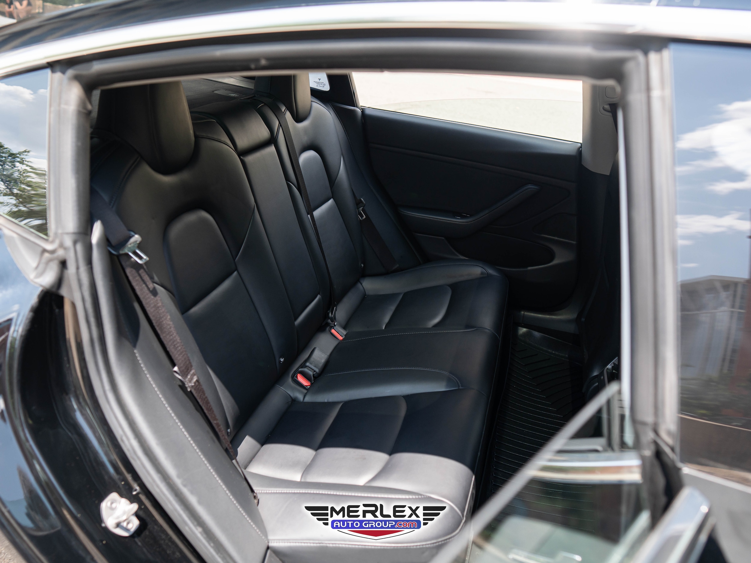 Vehicle image 17 of 43
