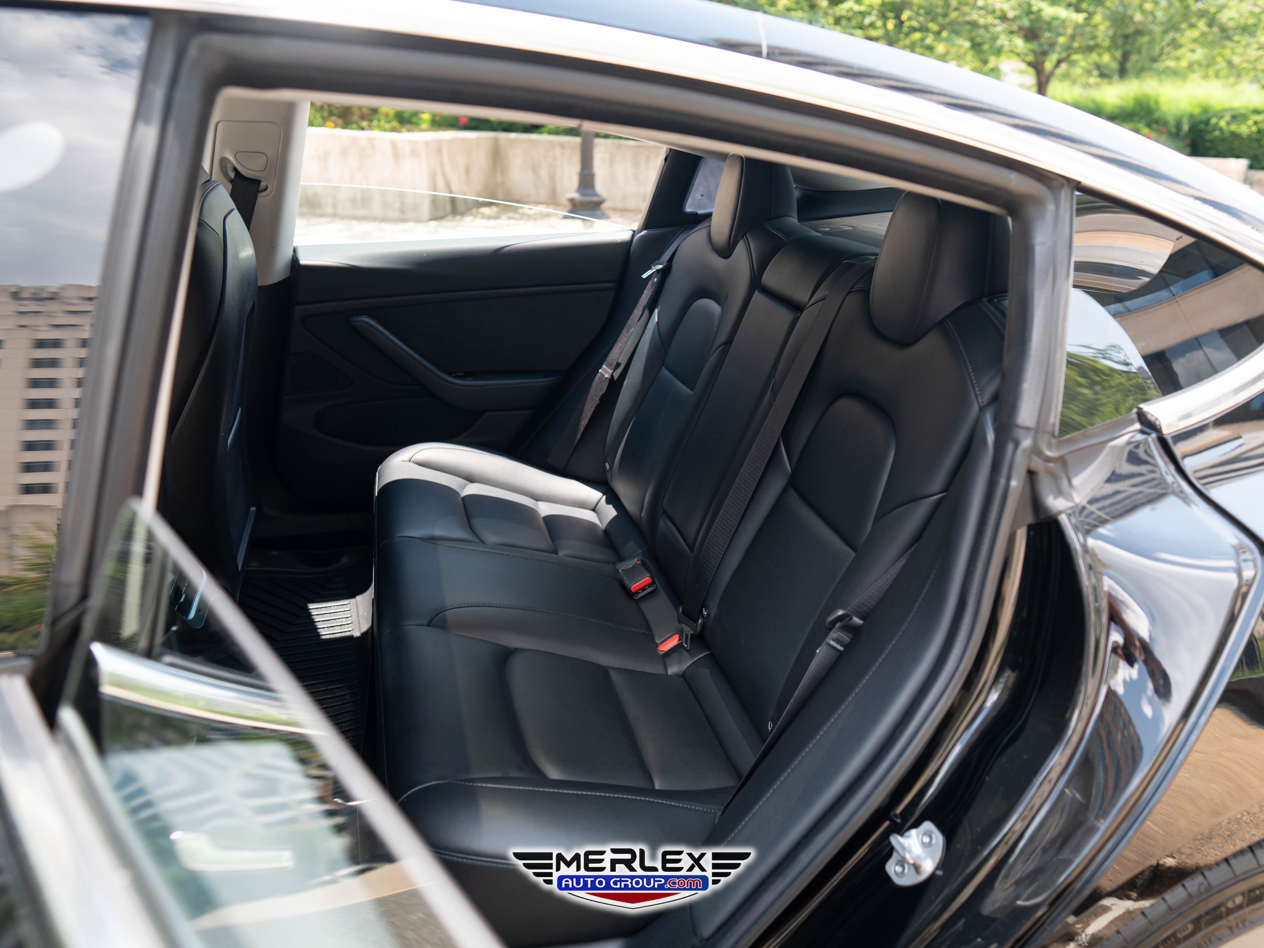 Vehicle image 16 of 43