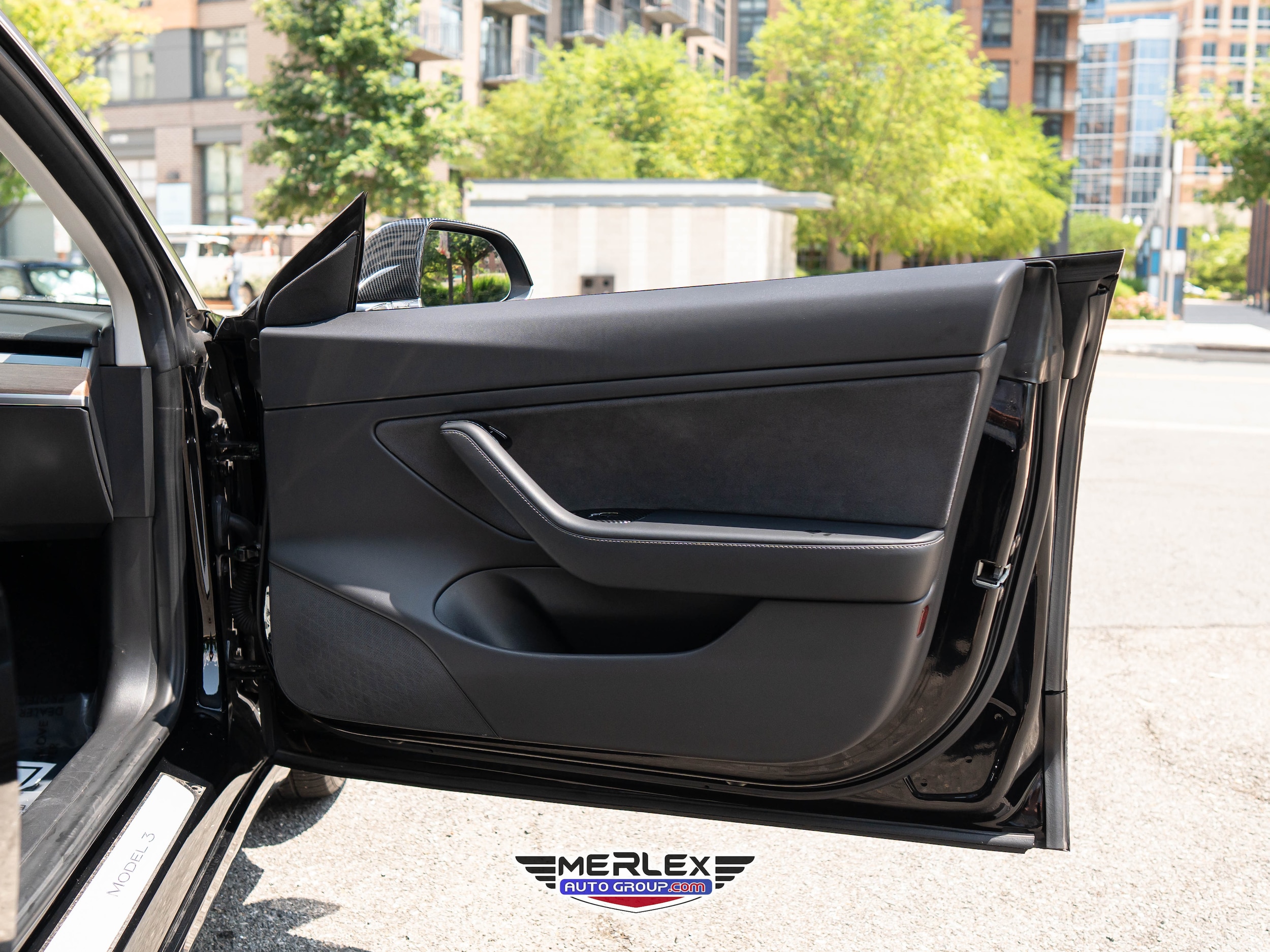 Vehicle image 35 of 43