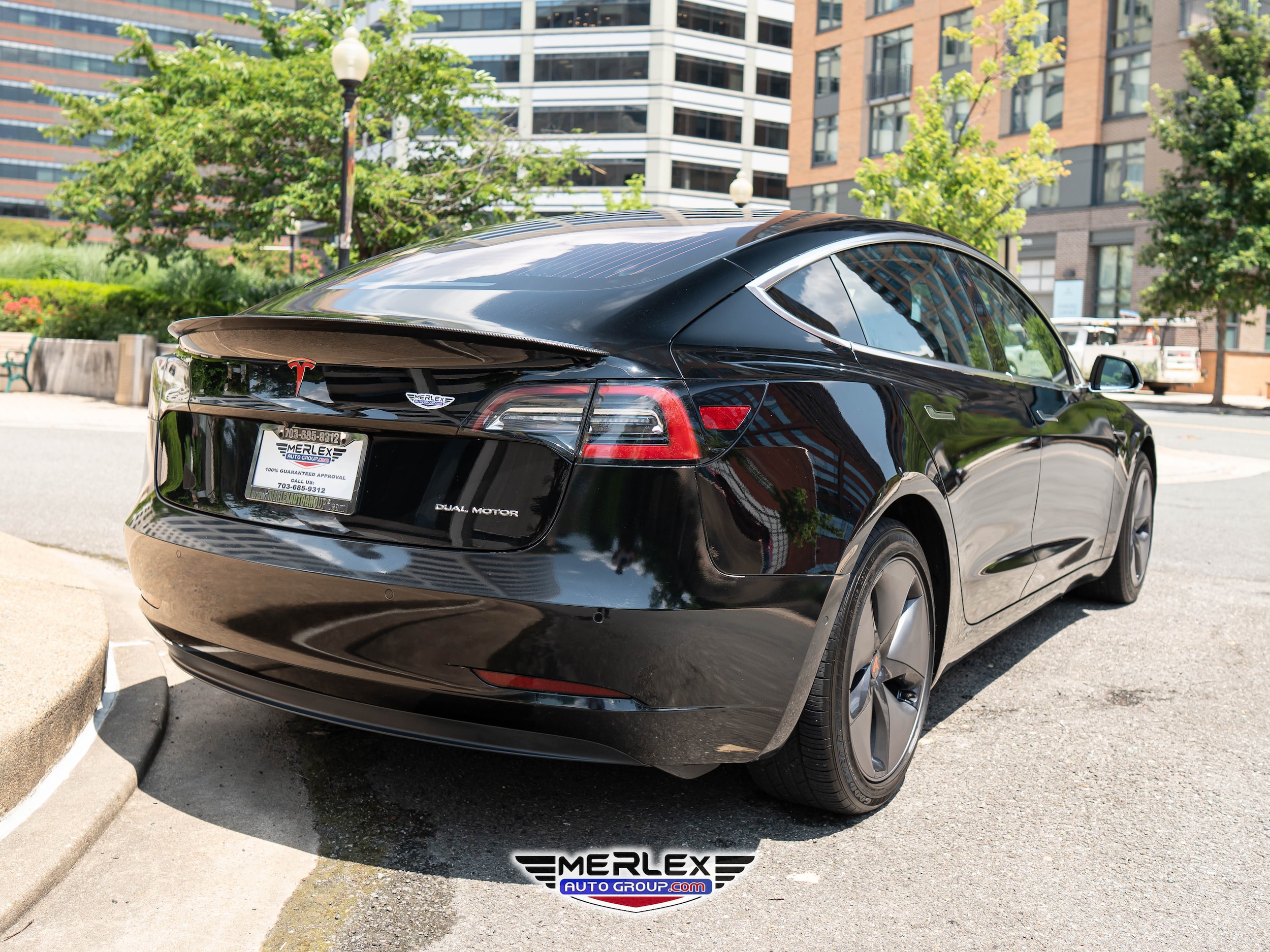 Vehicle image 4 of 43