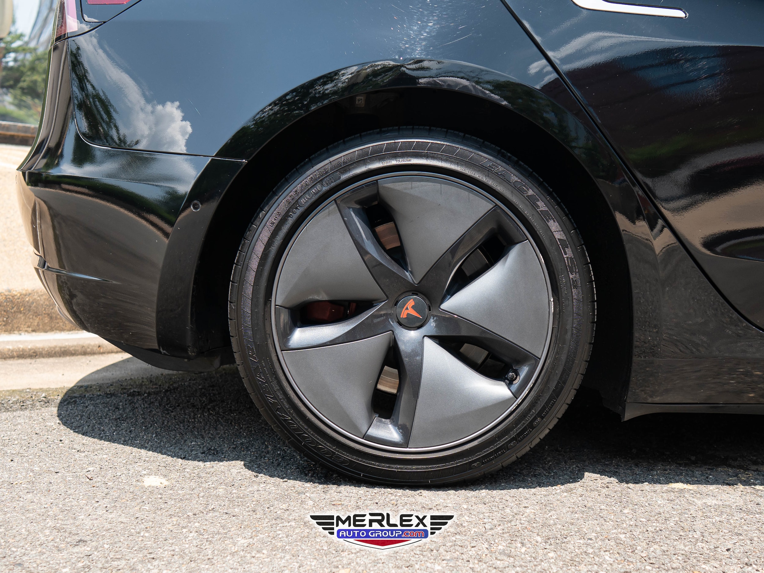 Vehicle image 10 of 43