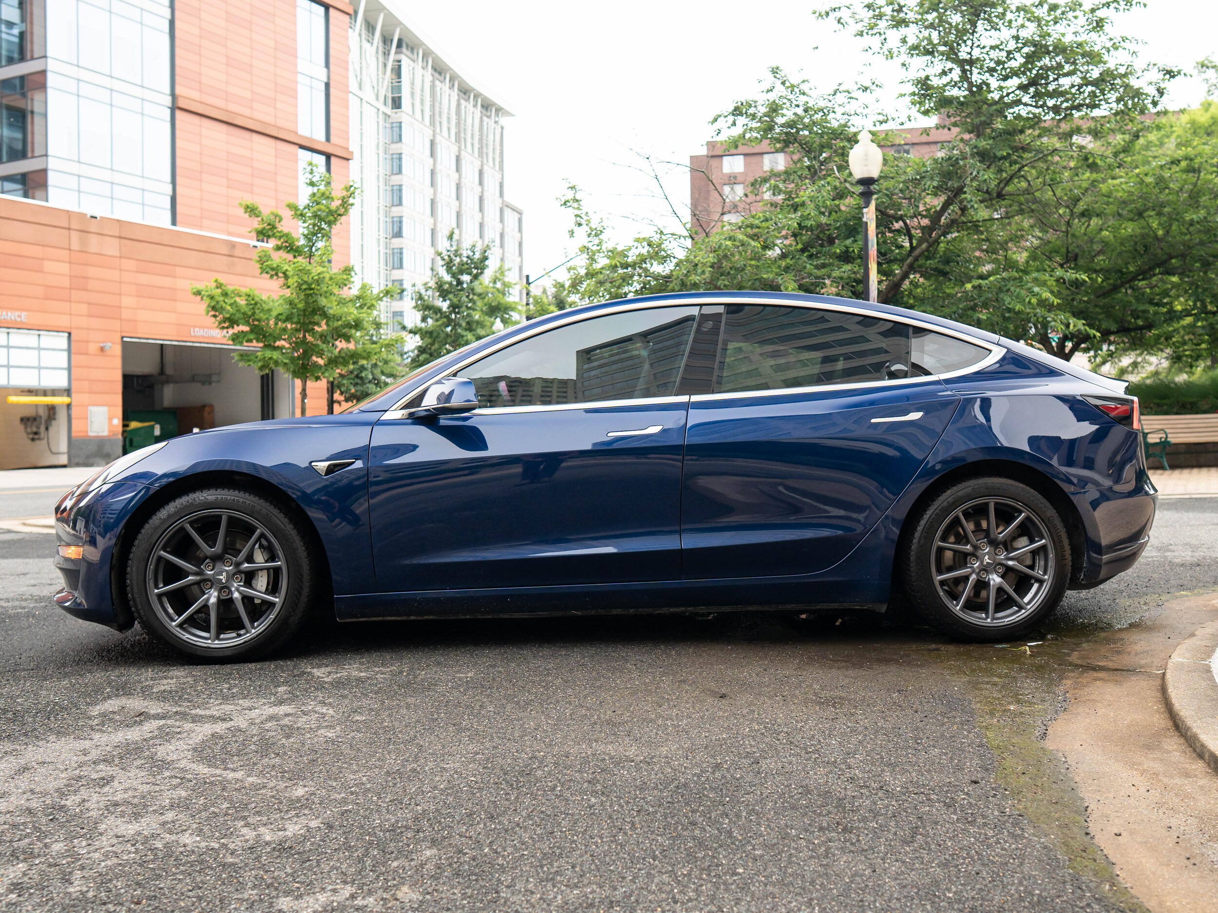 Vehicle image 7 of 48