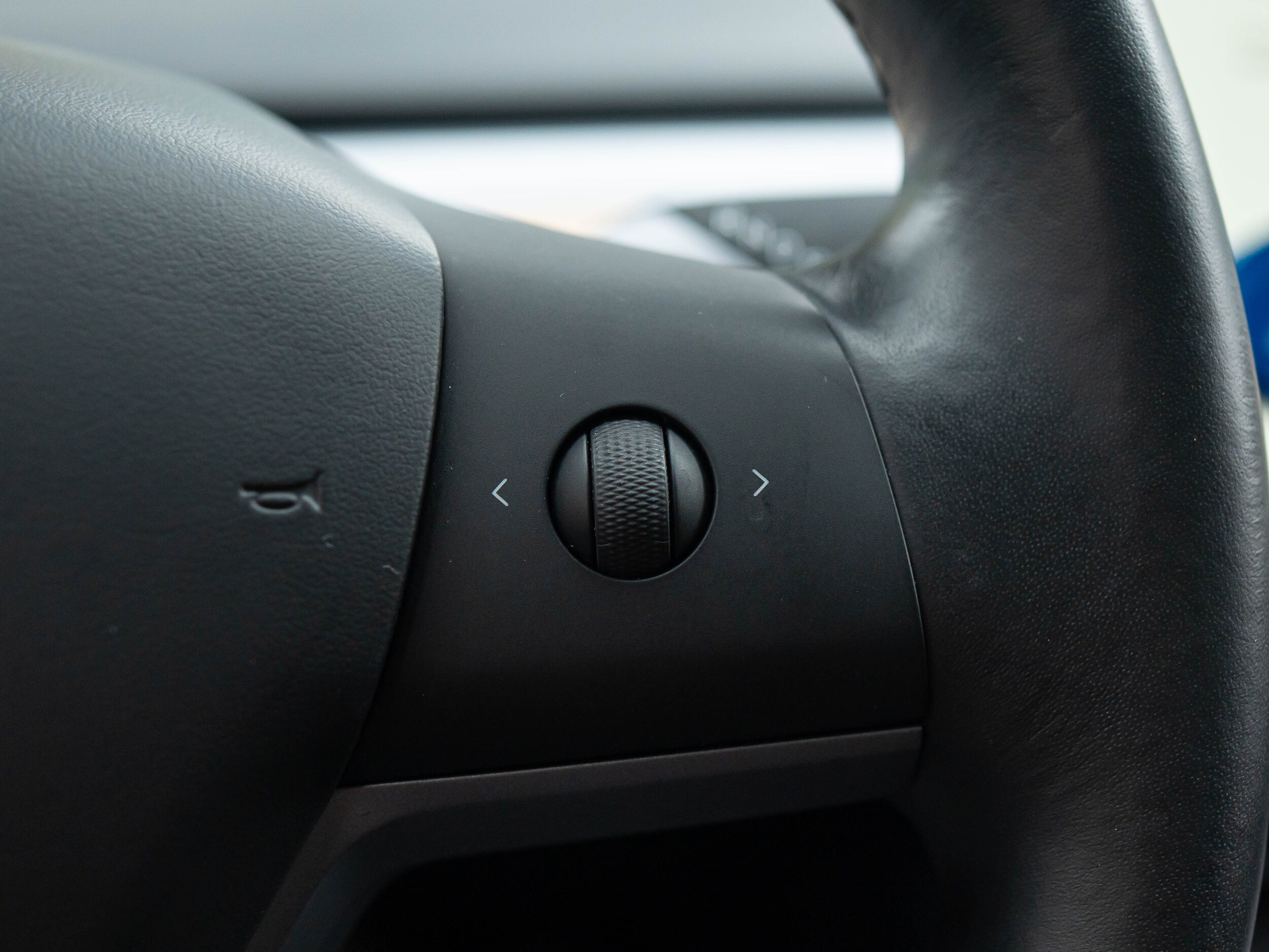 Vehicle image 36 of 48