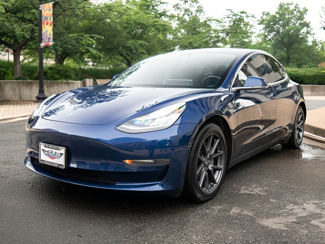 Vehicle image 42 of 48