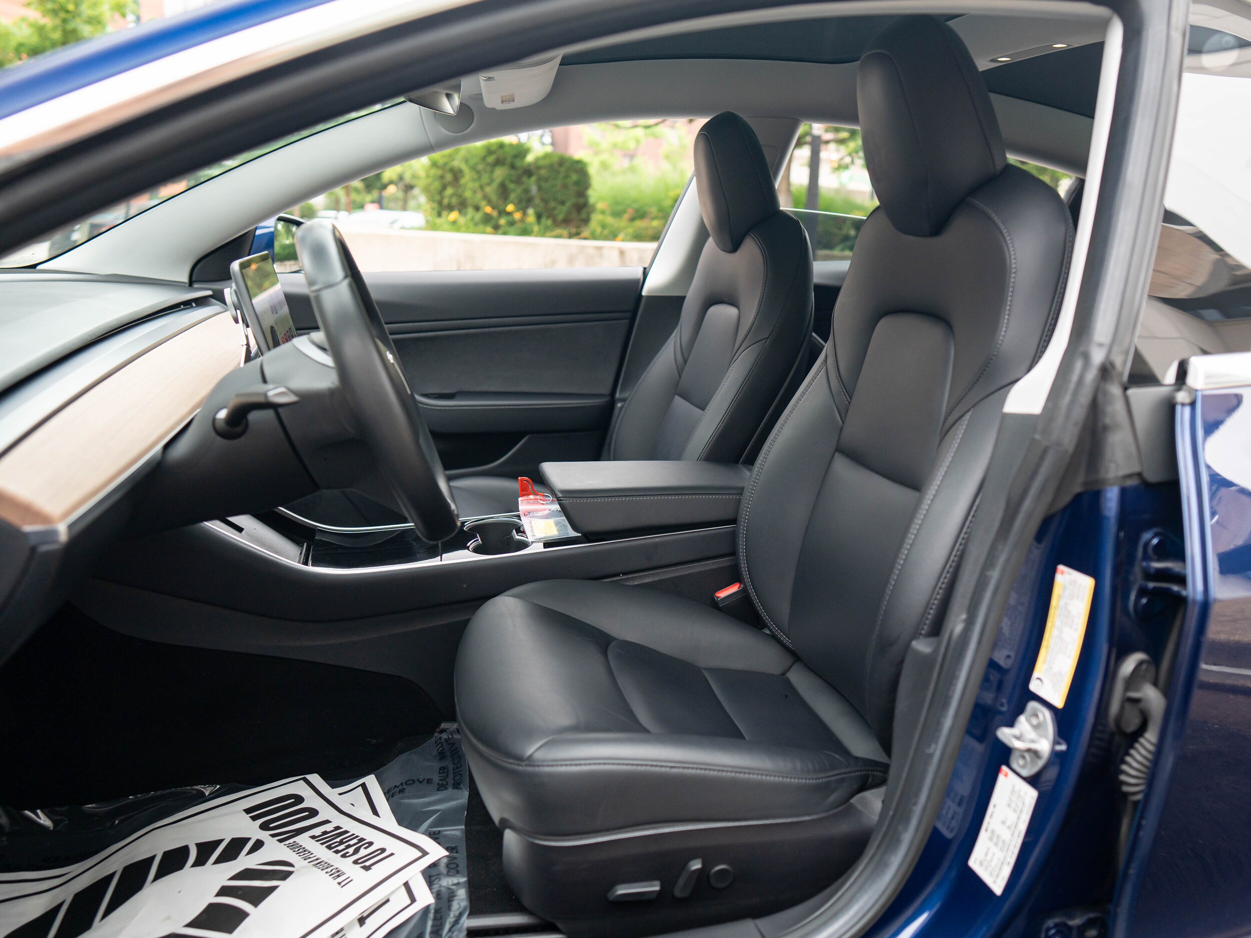 Vehicle image 15 of 48