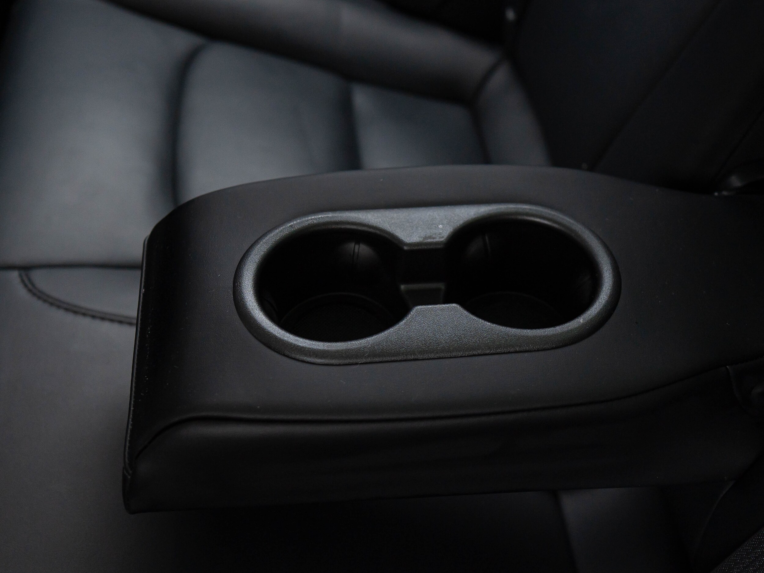Vehicle image 34 of 48