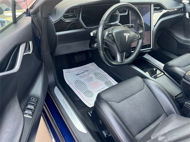 Vehicle image 10 of 26