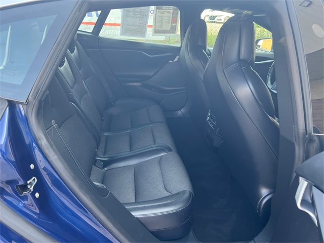Vehicle image 17 of 26