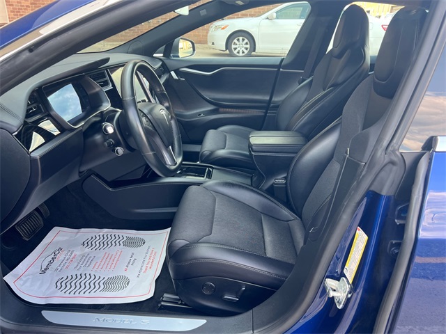 Vehicle image 11 of 26