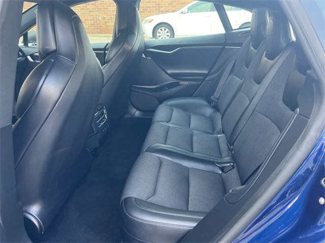 Vehicle image 13 of 26