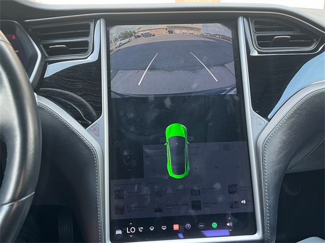 Vehicle image 25 of 26