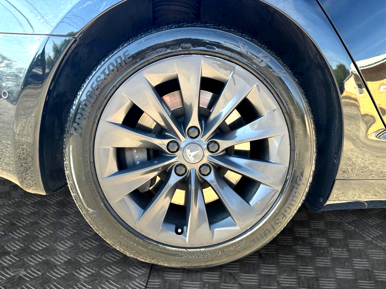 Vehicle image 16 of 29