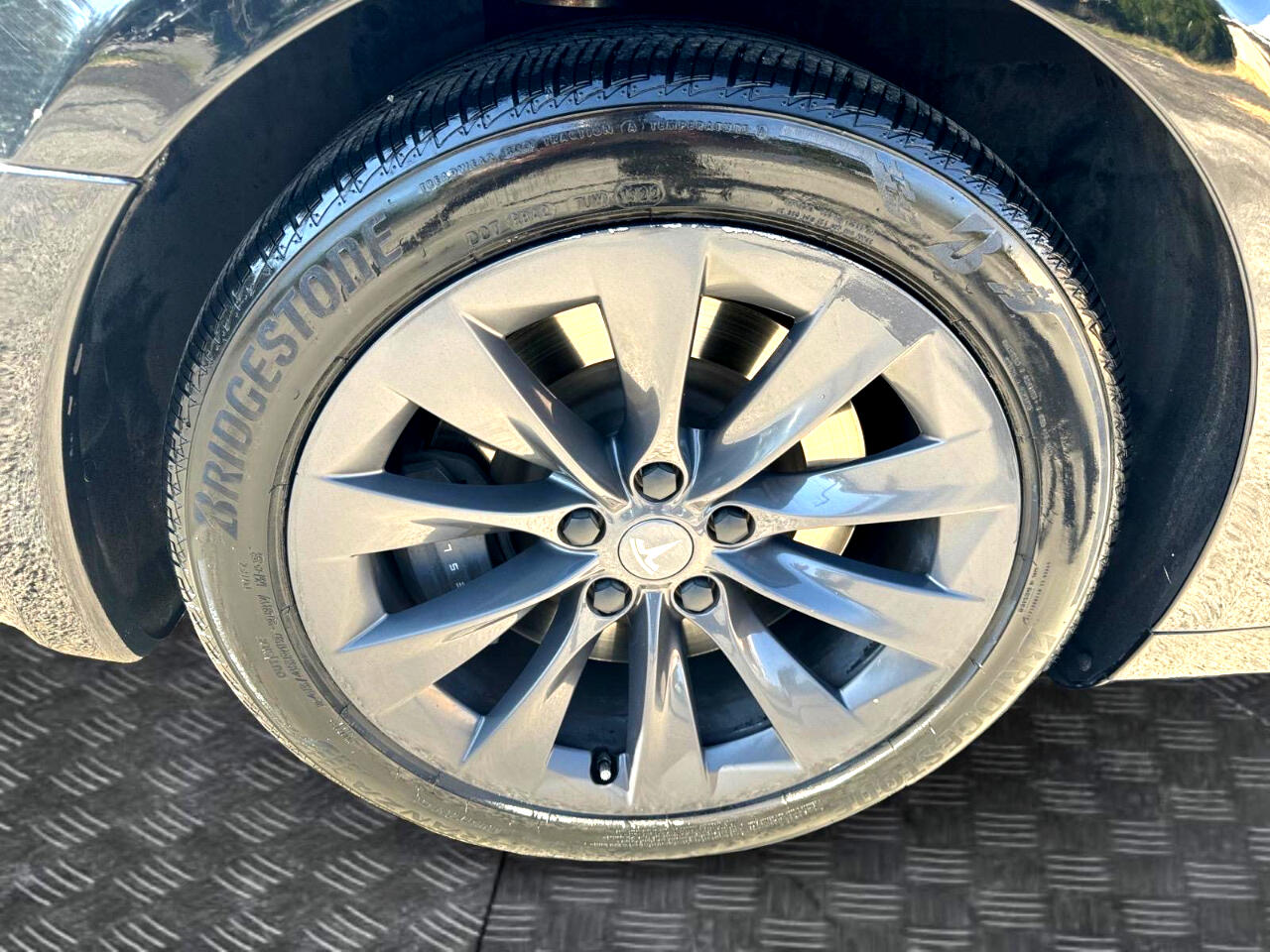 Vehicle image 15 of 29