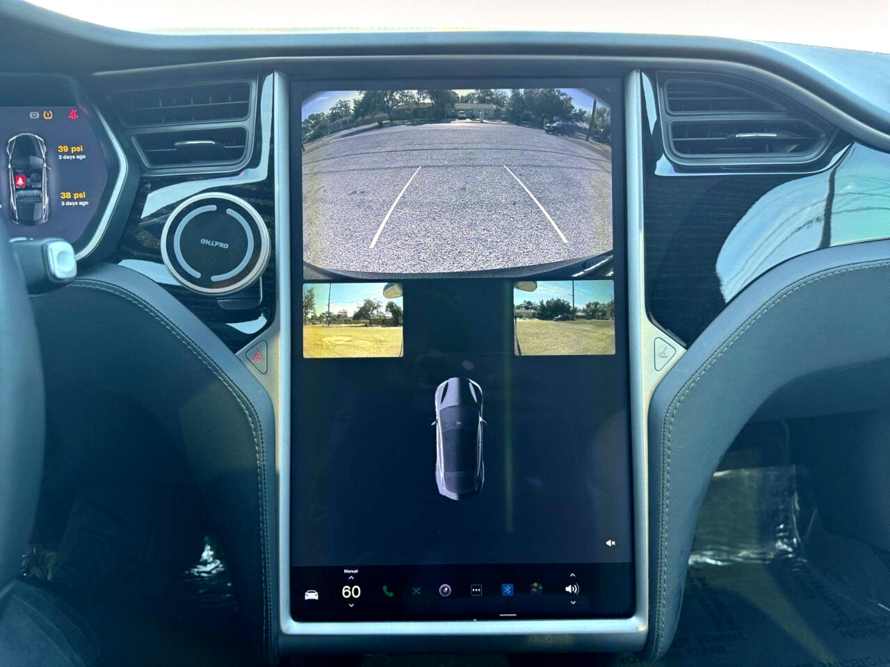 Vehicle image 23 of 29