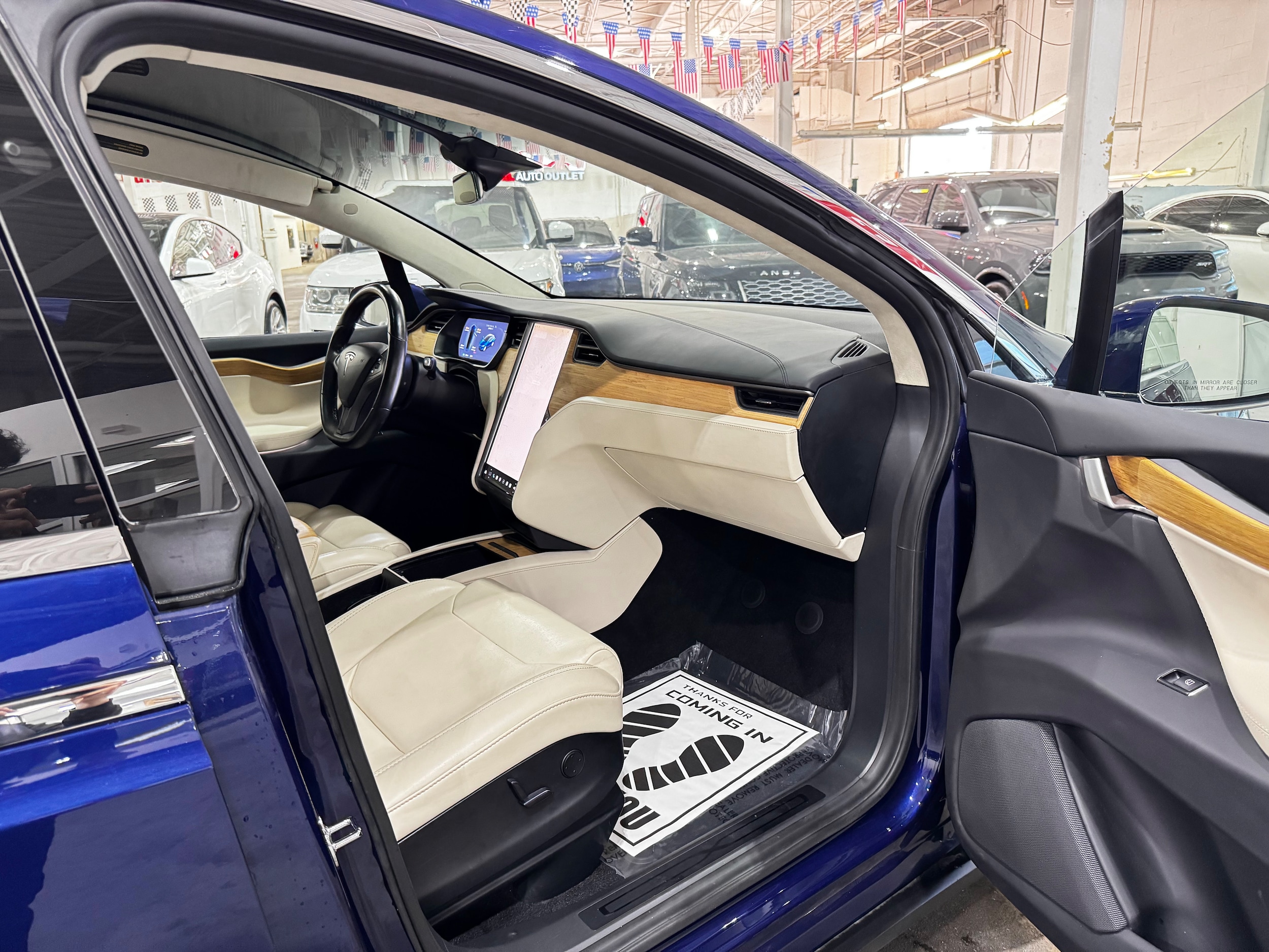 Vehicle image 29 of 37