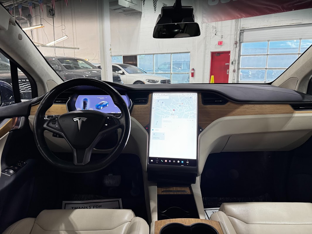 Vehicle image 26 of 37