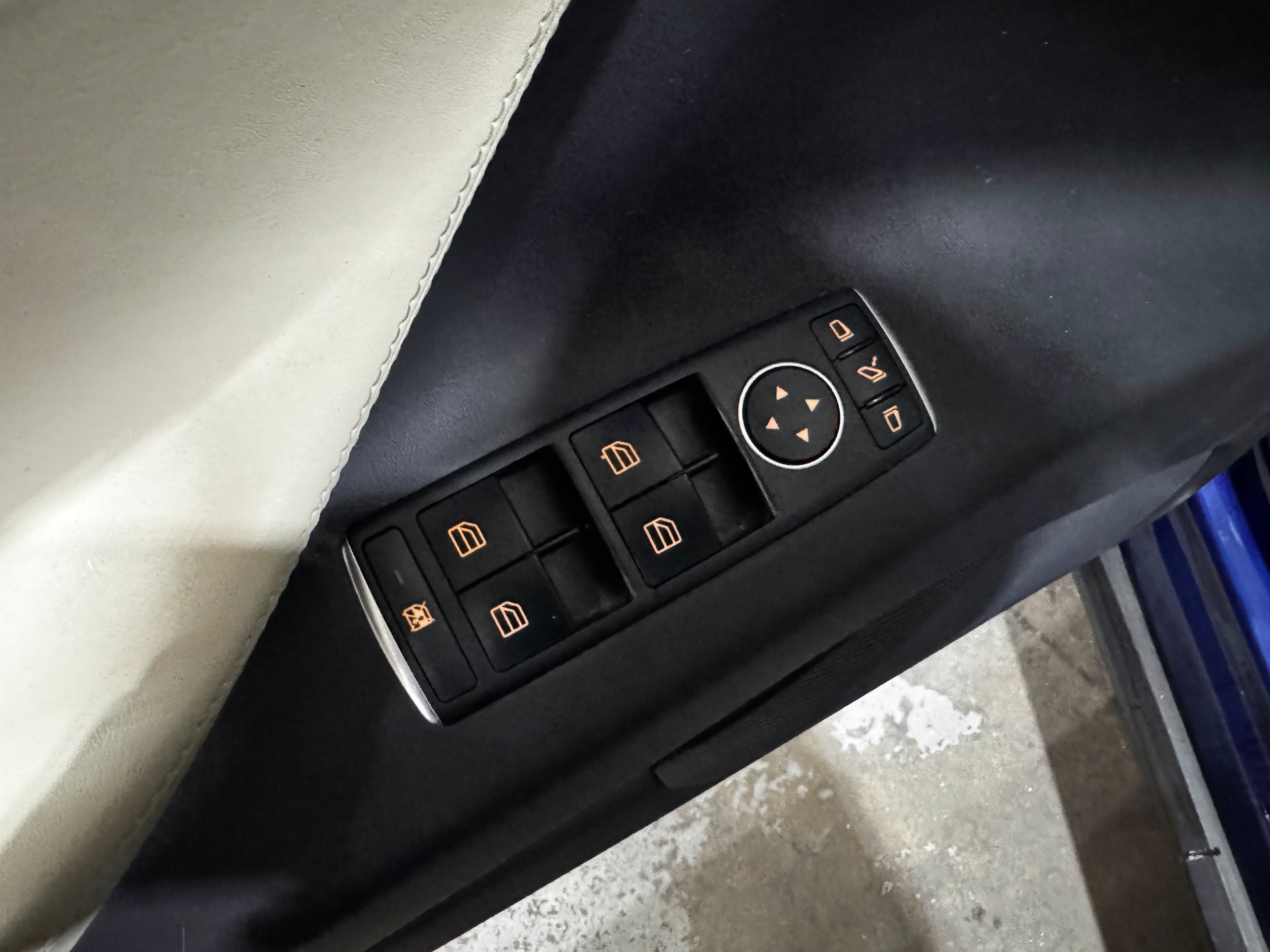 Vehicle image 16 of 37